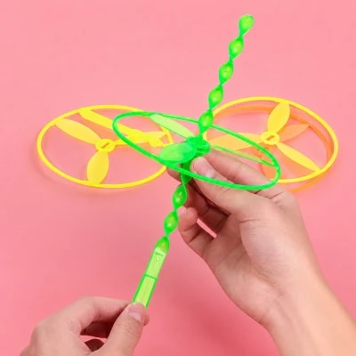 2pcs Hand Push Flying Disc Toy for Kids – Bamboo Dragonfly Style Outdoor Flying Toy